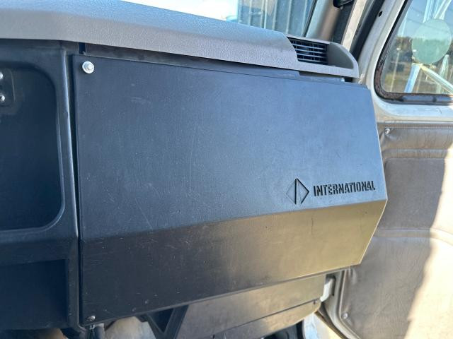 International 4700 Dash Panel: Fuse Cover