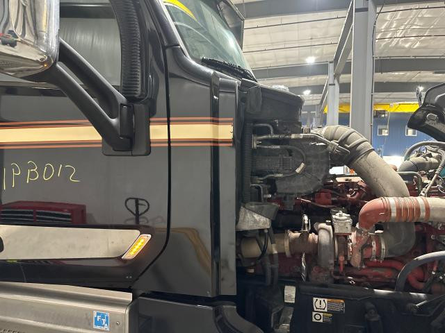 2021 Peterbilt 567 Black Right Cab Cowl