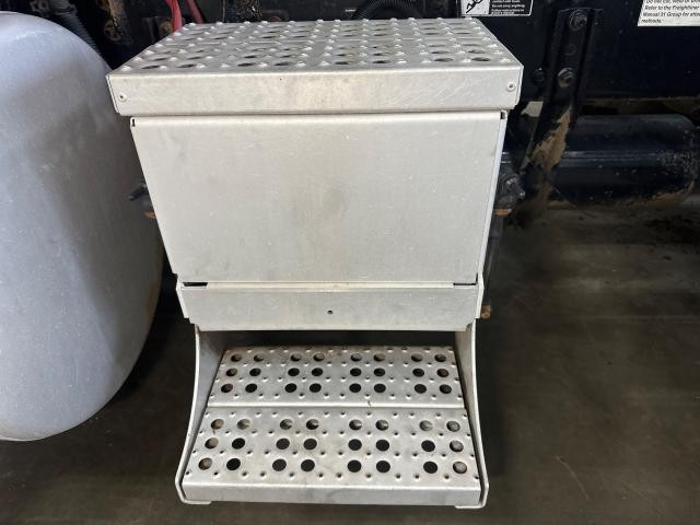 2009 Freightliner COLUMBIA 120 Aluminum Battery Box | Length: 15.50 | Width: 20.0