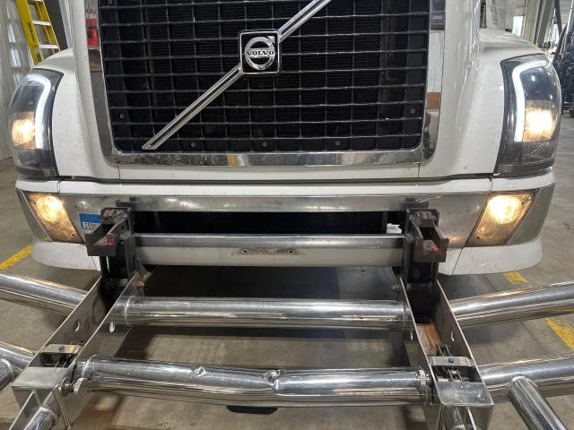 2014 Volvo VNL Bumper