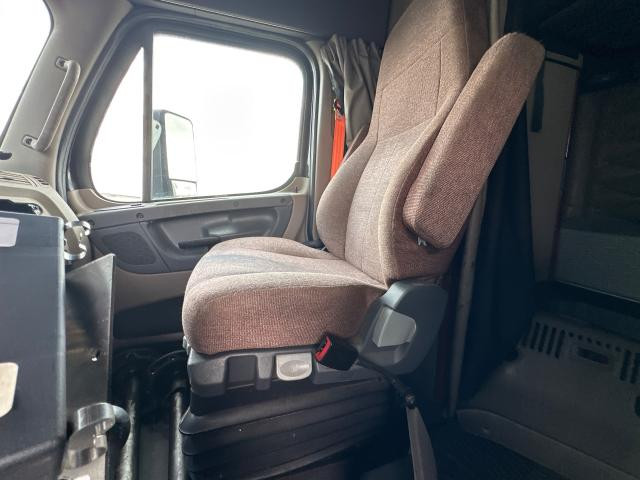 2017 Freightliner CASCADIA Right Seat, Air Ride