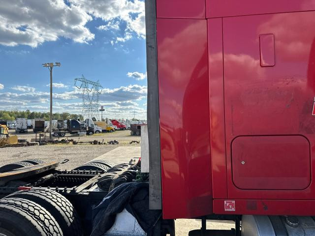 Mack CXU Red Right Lower Fairing/Cab Extender