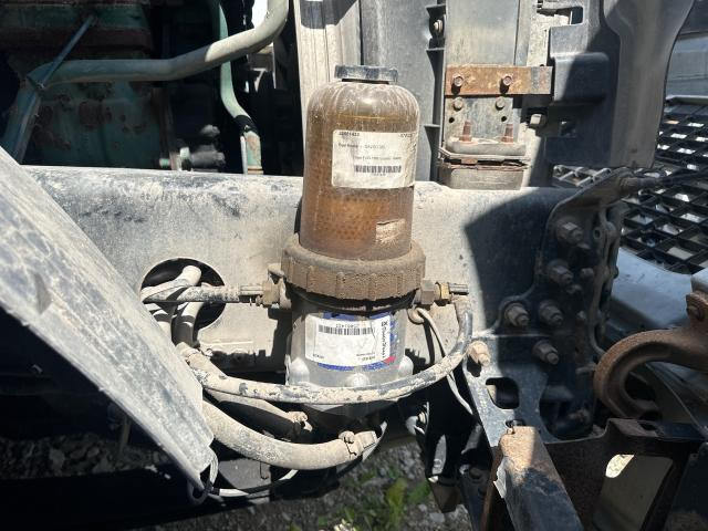 2007 Volvo VED12 Fuel Filter Assembly