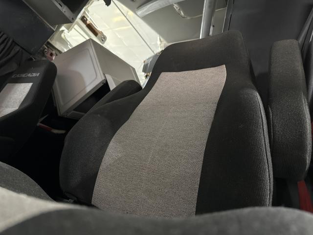 2019 Freightliner CASCADIA Left Seat, Air Ride