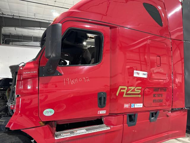 2019 Freightliner CASCADIA Left Door