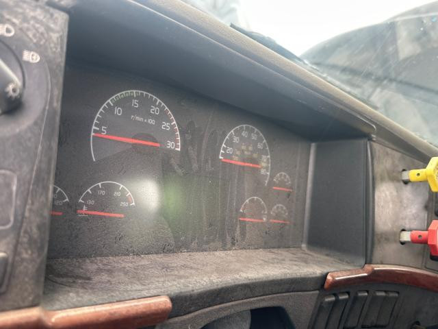 2007 Volvo VNM Instrument Cluster