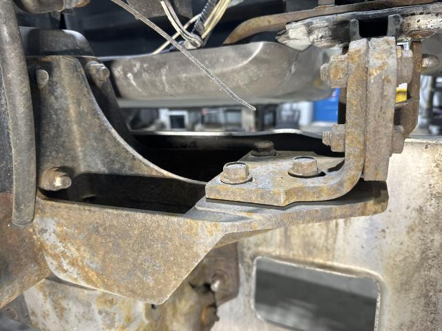 1986 International 9300 Right Mounts On Top Of Rh Frame Horn