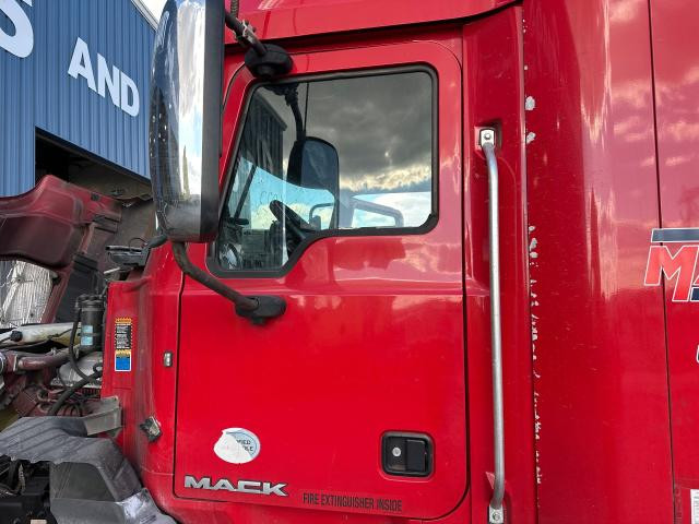 2016 Mack CXU Left Door