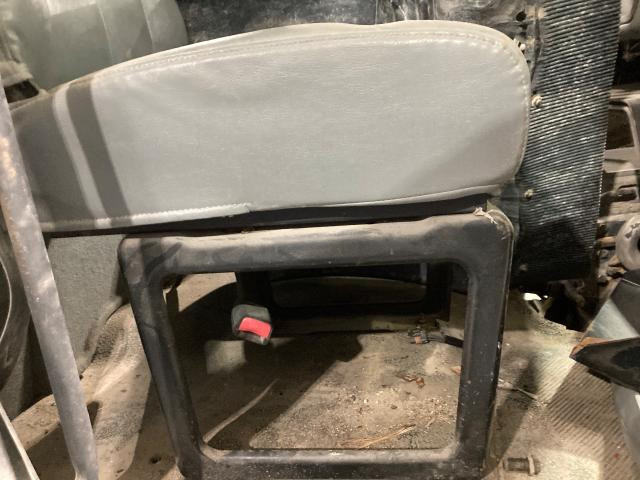 2005 International 7600 Seat, Non-Suspension