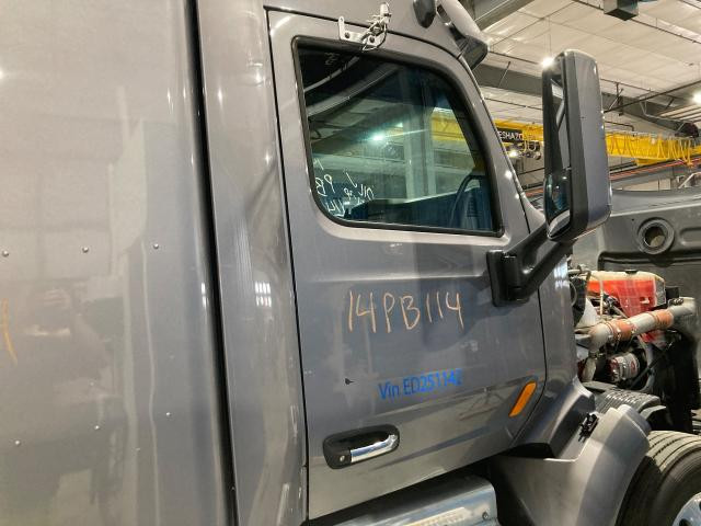 2014 Peterbilt 579 Right Door