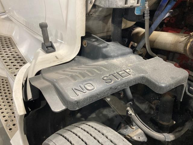 2014 Kenworth T680 Right Inner Fender