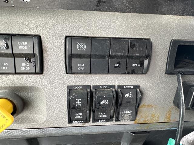 Freightliner CASCADIA Dash Panel: Switch