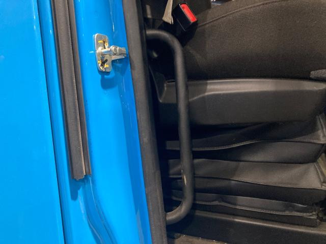 2019 Peterbilt 579 14-inch Grab Handle