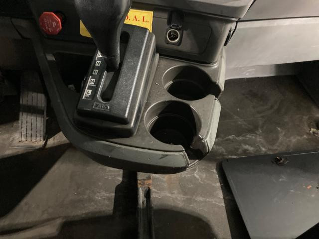 Kenworth T680 Dash Panel: Cup Holder