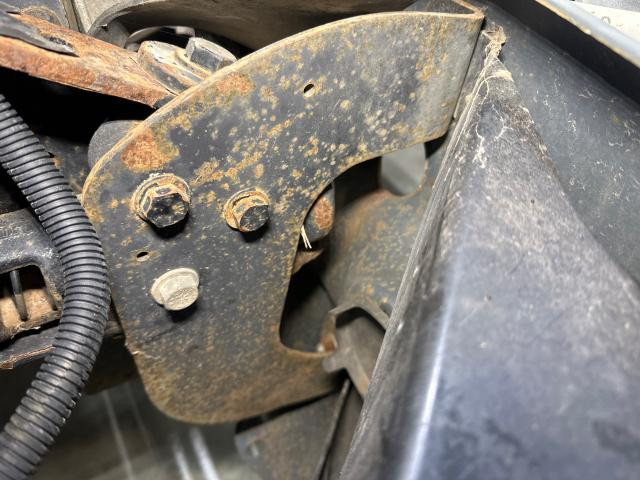 2009 Freightliner COLUMBIA 120 Right Bumper Bracket, Front