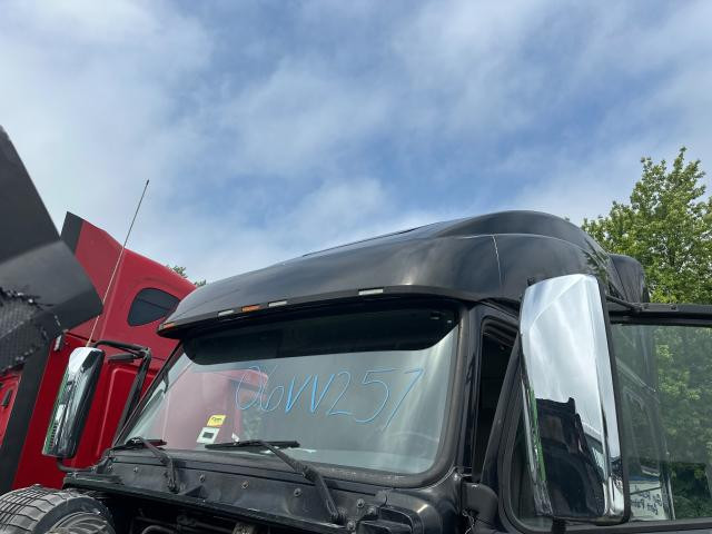 2006 Volvo VNL Sun Visor (Exterior)