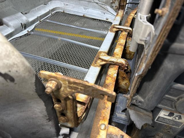 2017 Peterbilt 337 Hinge