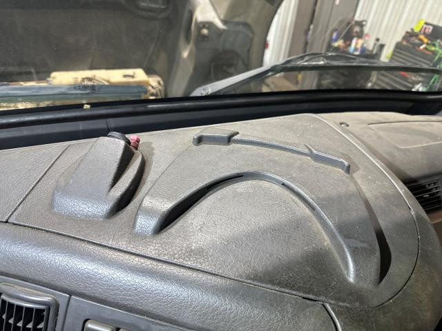 Volvo VNL Dash Panel: Fuse Cover