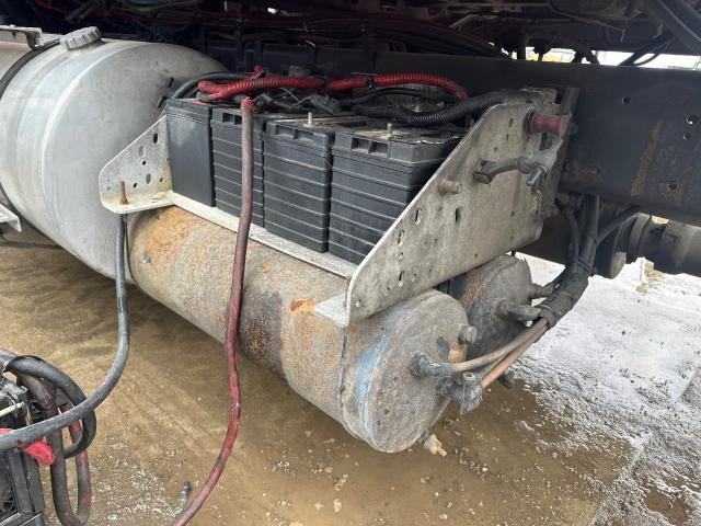 2012 International PROSTAR Aluminum Battery Box | Length: 25.00 | Width: 30.0