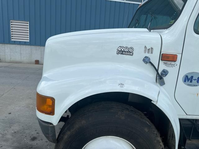 Hood, 1999 International 4900 : White