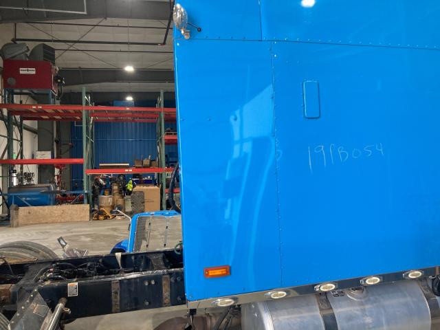 Peterbilt 579 Blue Lower Fairing/Cab Extender