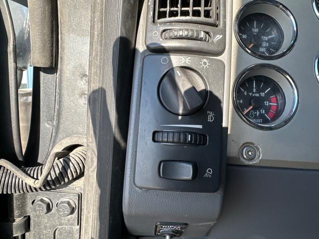 Mack CXU Dash Panel: Headlight Switch