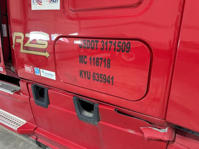 2019 Freightliner CASCADIA Left Sleeper Door