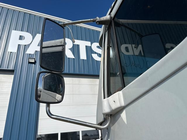 2006 Freightliner COLUMBIA 112 Left Door Mirror | Material: Poly/Chrome