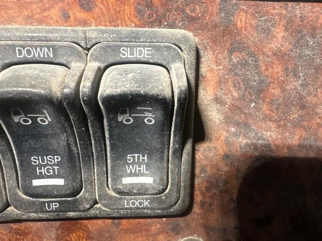 2011 Western Star Trucks 4900EX Switch | Fifth Wheel