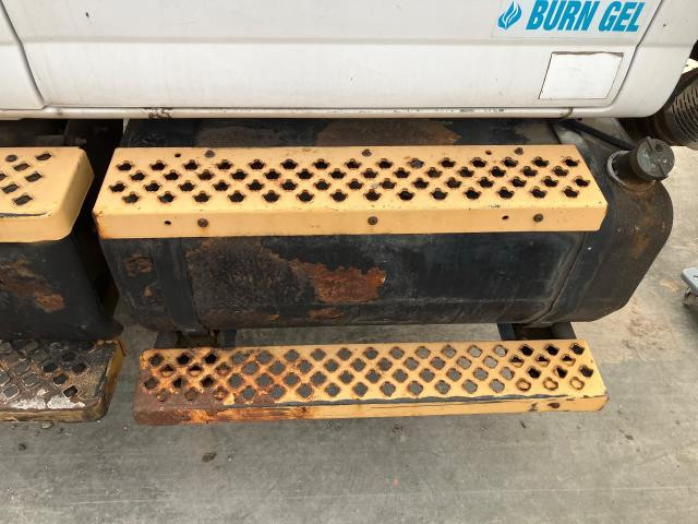 2005 Gmc C7500 33-inch Step