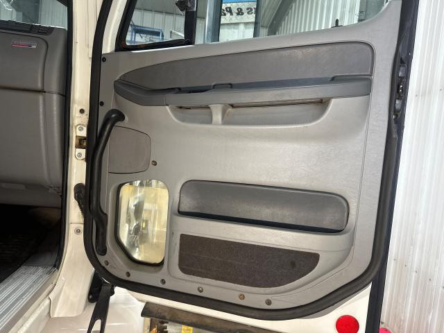 2009 Freightliner COLUMBIA 120 Grey Right Door, Interior Panel