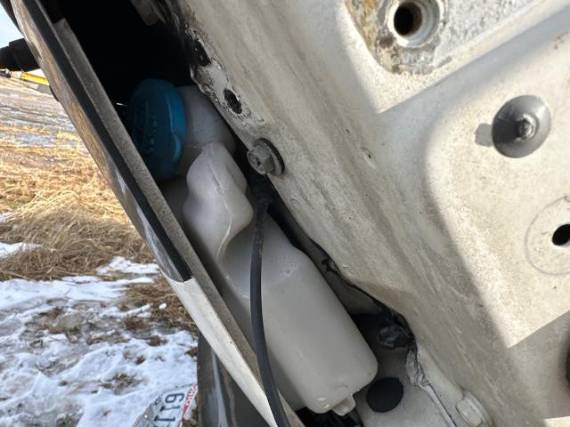 1999 Gmc T6500 Left Windshield Washer Reservoir