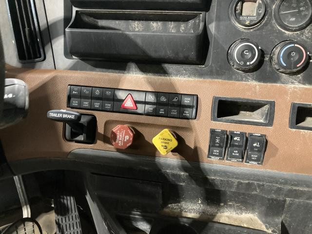Freightliner CASCADIA Dash Panel: Switch