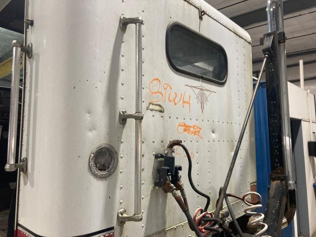 1989 Freightliner FLD120 36-inch Grab Handle