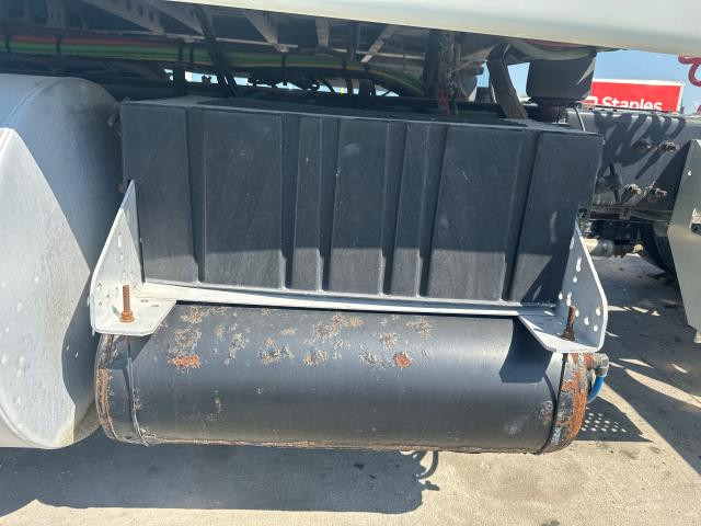 2013 International PROSTAR Aluminum Battery Box | Length: 29.50 | Width: 25.0