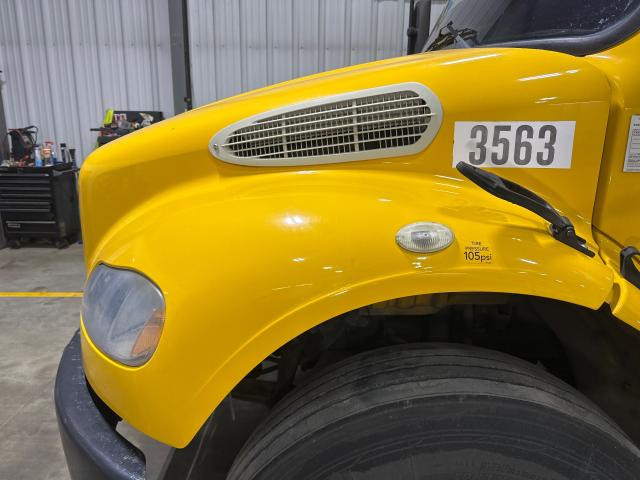 Hood, 2014 Freightliner M2 106 : Yellow