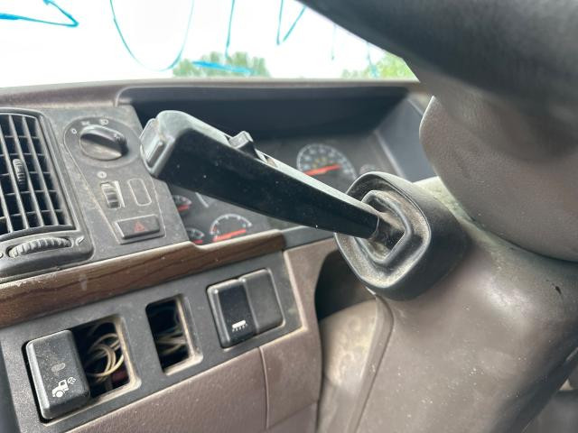 2013 Volvo VNL Left Turn Signal/Column Switch