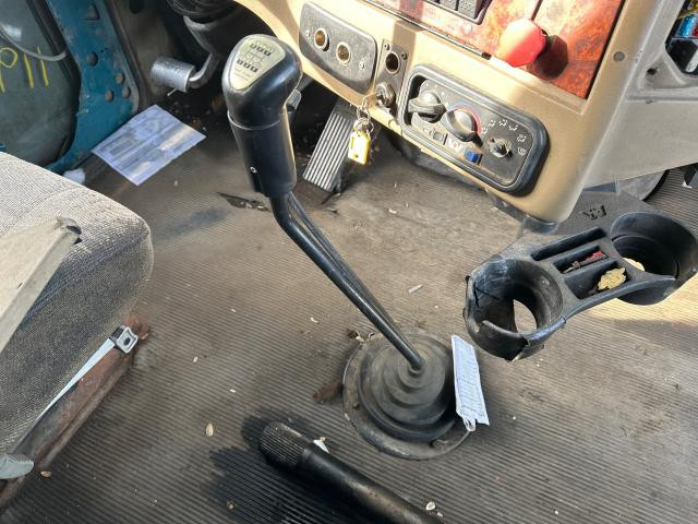 2005 Fuller FRO16210C Shift Lever