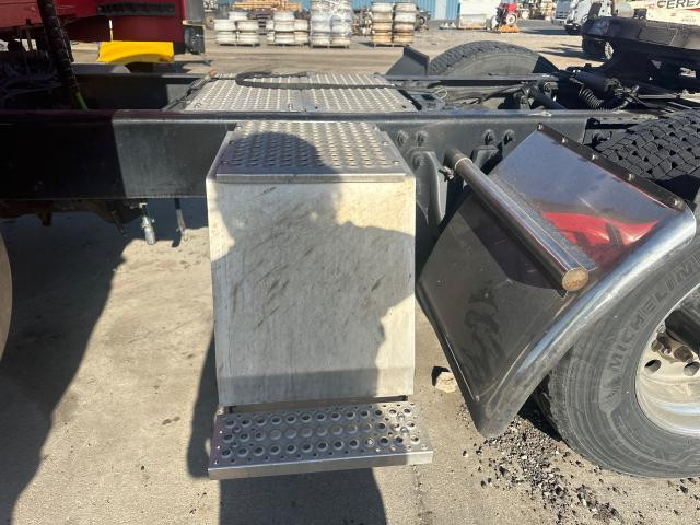 2017 International PROSTAR Battery Box | Length: 17.00 | Width: 20.0