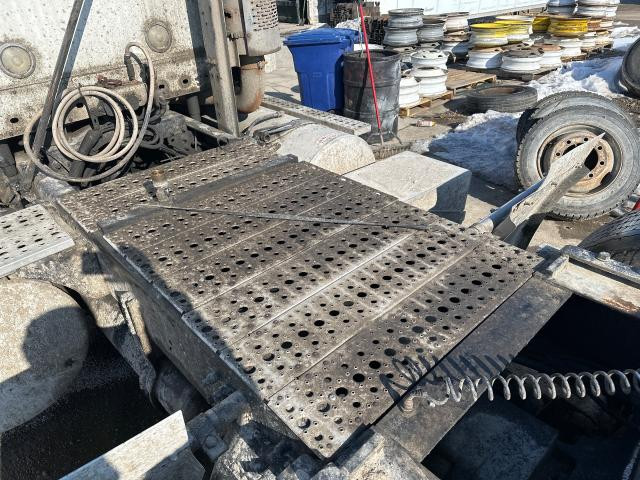 2006 Freightliner COLUMBIA 112 21-inch Deckplate