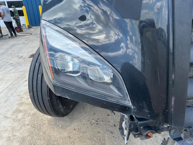 2018 Freightliner CASCADIA Right Headlamp