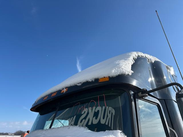 2017 Mack CXU Sun Visor (Exterior)