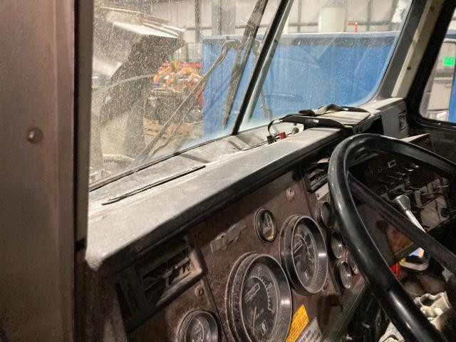 1996 Kenworth T600 Dash Assembly