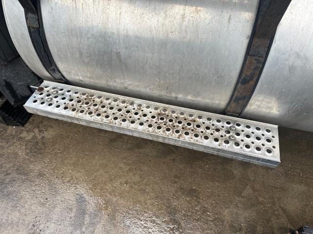 2012 International PROSTAR 35-inch Step