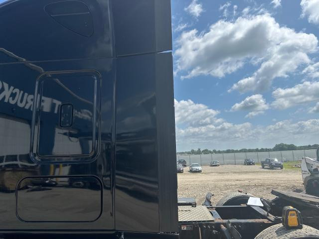 Freightliner CASCADIA Black Left Lower Fairing/Cab Extender