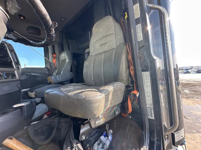 2017 Mack CXU Left Seat, Air Ride