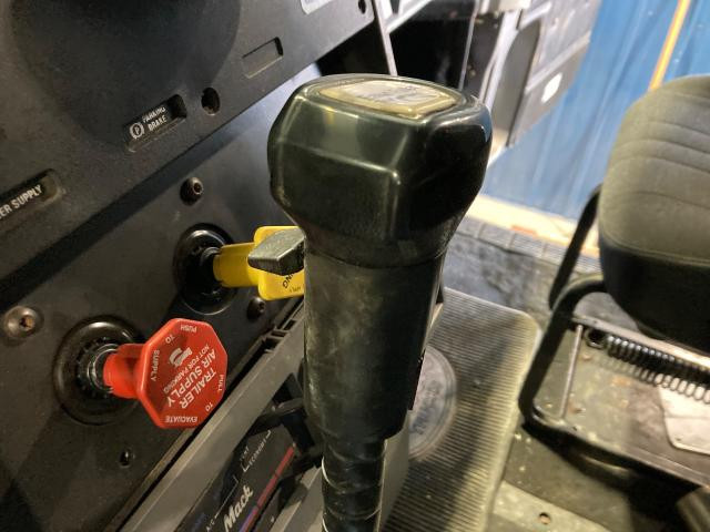 1996 Fuller RTX16709B Shift Lever