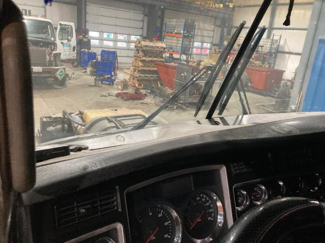 2013 Kenworth T660 Dash Assembly