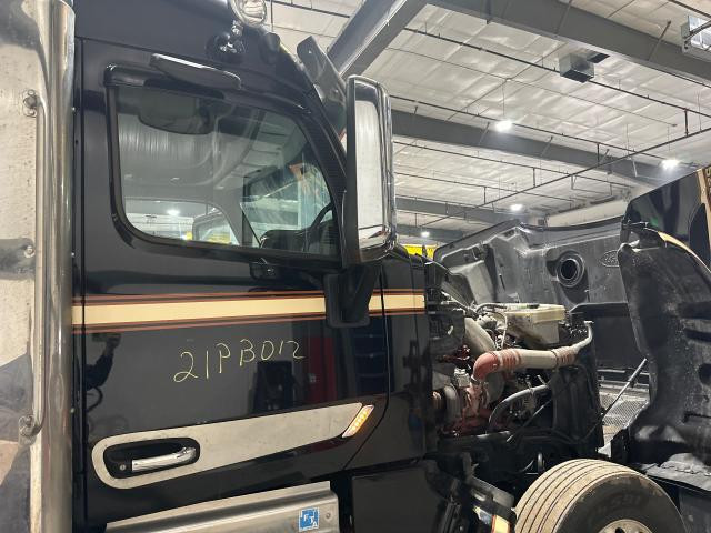 2021 Peterbilt 567 Right Door