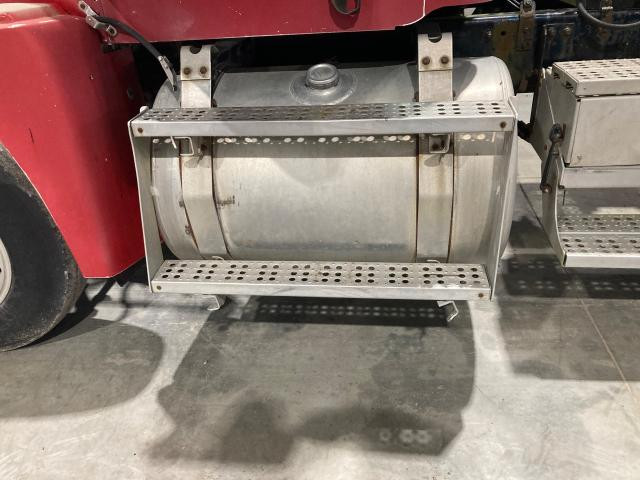 1989 Freightliner FLD120 40-inch Step